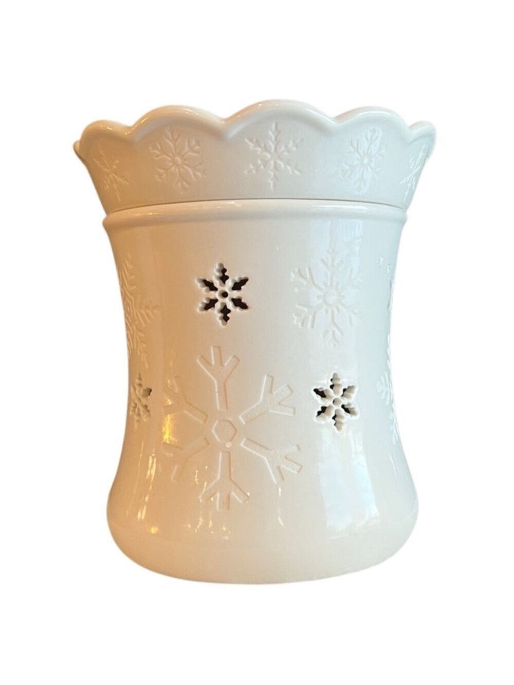 SCENTSY Blizzard White Ceramic Wax Warmer